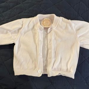 Beaufort Bonnet 6-12 month white sweater. Fits closer to 6-9 months